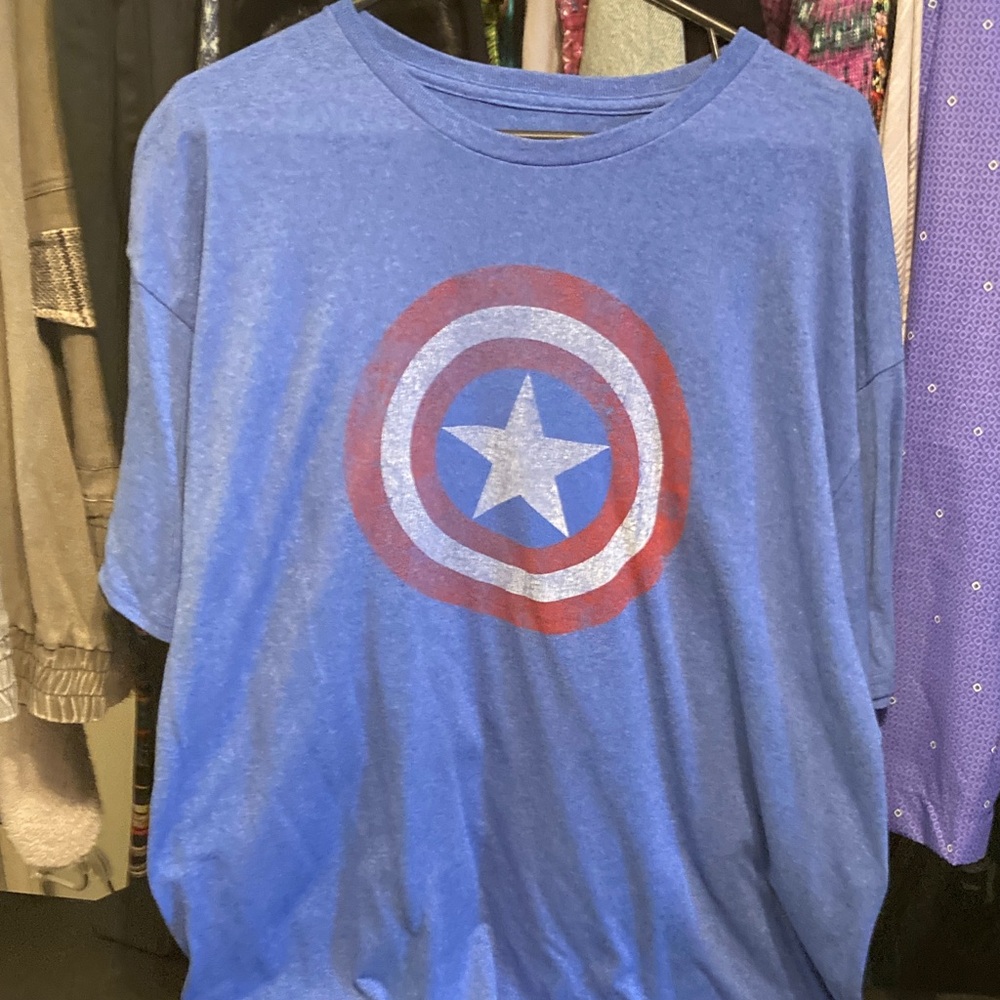 Marvel Blue Captain America icon Graphic Tee 2 XL